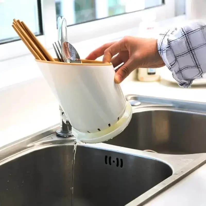 Bestickställ i plast med droppbricka och dräneringshål