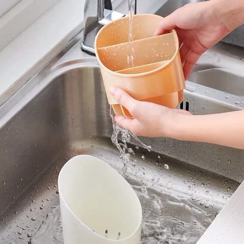 Bestickställ i plast med droppbricka och dräneringshål